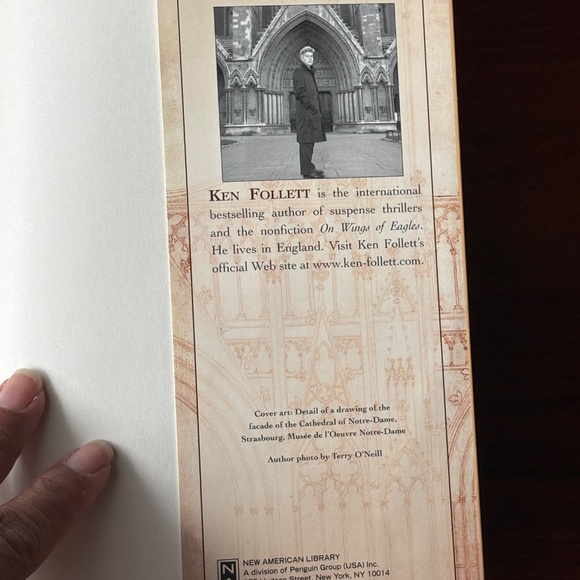 Pillars of the Earth by Ken Follett - Picture 6 of 7